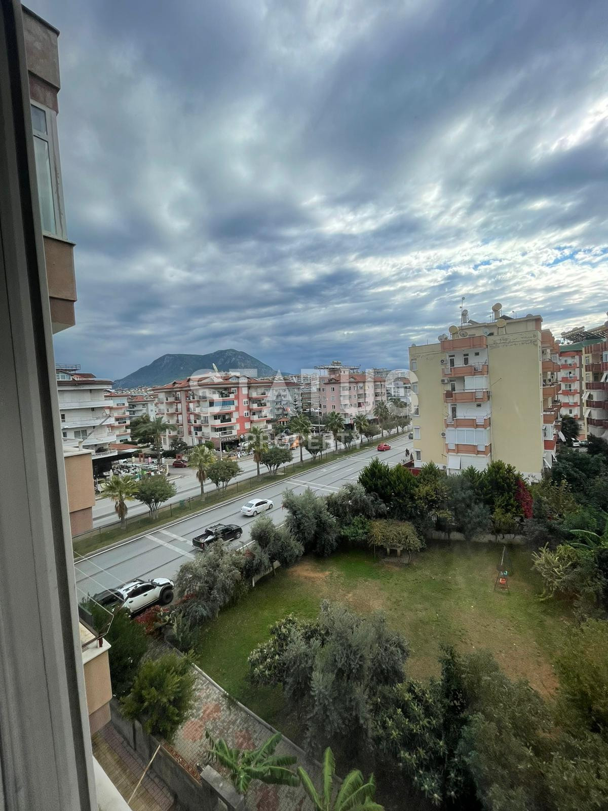 Четырехкомнатная квартира со свежим ремонтом без техники и мебели в Оба, 150 м2 фото 15