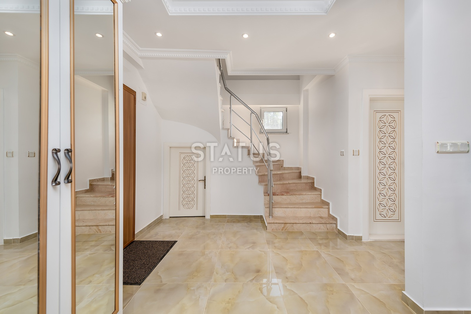 Отдельная вилла с тремя спальнями и бассейном в районе Авсаллар, 185 м2 фото 3