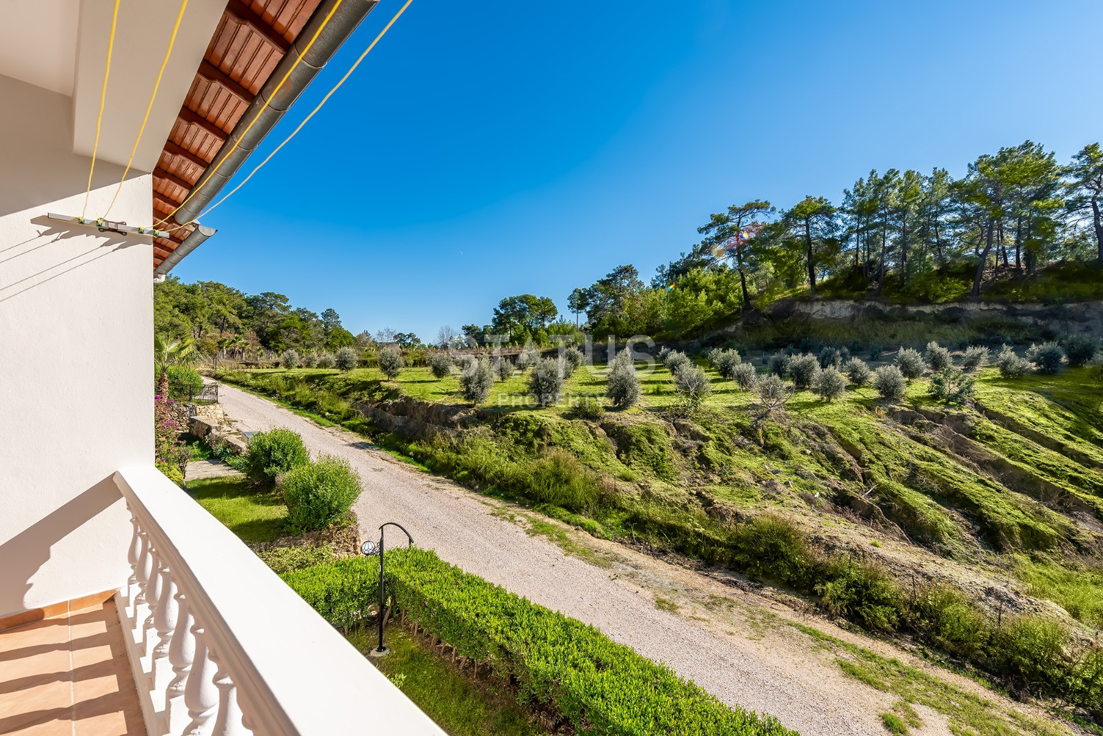 Отдельная вилла с тремя спальнями и бассейном в районе Авсаллар, 185 м2 фото 19
