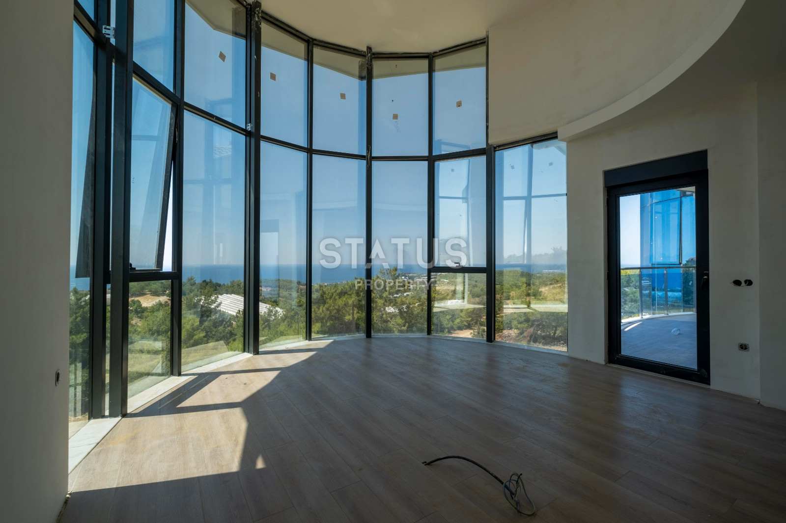 Огромная трёхэтажная вила с видом на море в районе Инжекум. 660м2 фото 4