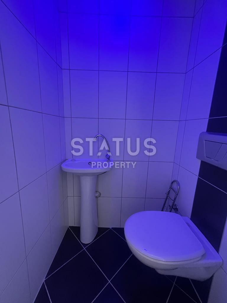 Трёхкомнатная меблированная квартира в Каргыджаке в 200м от моря. 120м2 фото 17