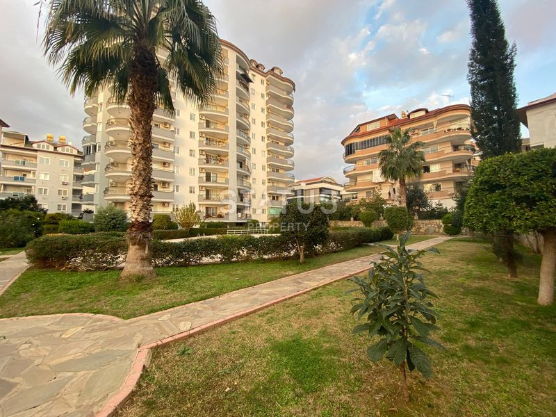 Spacious three-room apartment with a good location in OBA. 120m2 фото 17