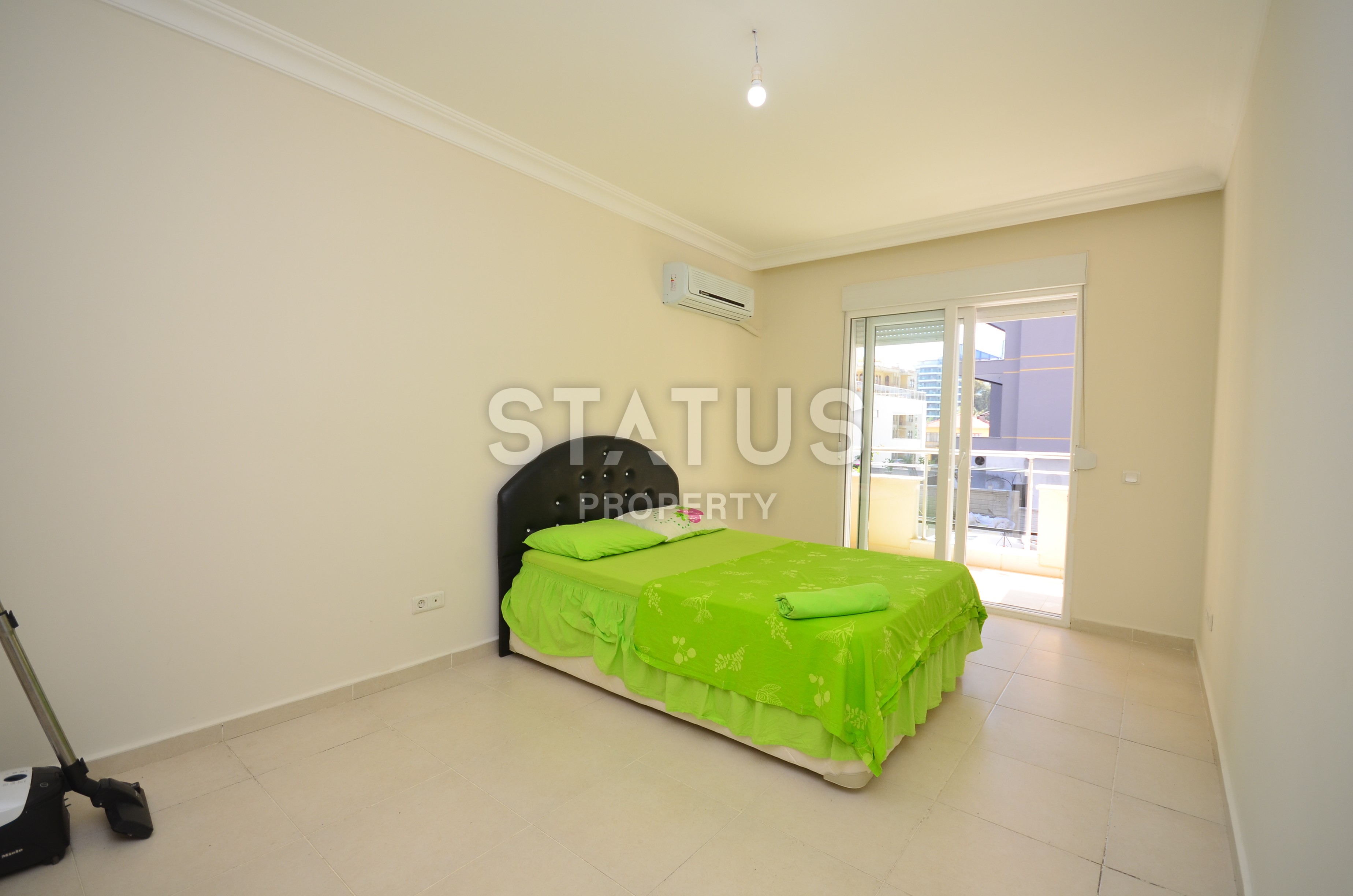 Меблированные трехкомнатные апартаменты в комплексе с инфраструктурой в Махмутларе, 100 м2 фото 15