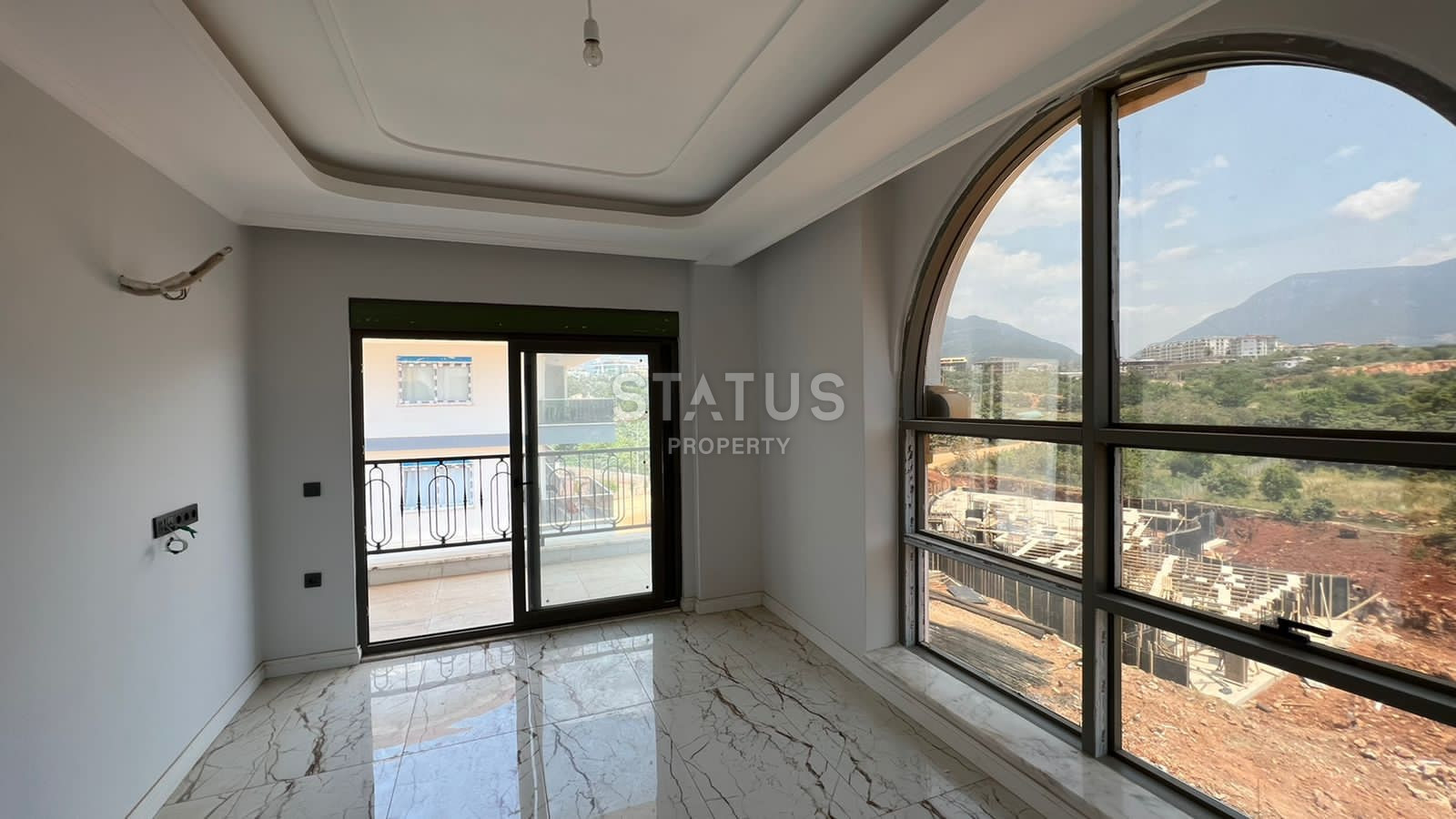 New two-room apartment in a residential complex with full infrastructure in the upper OBE. 50m2 фото 5