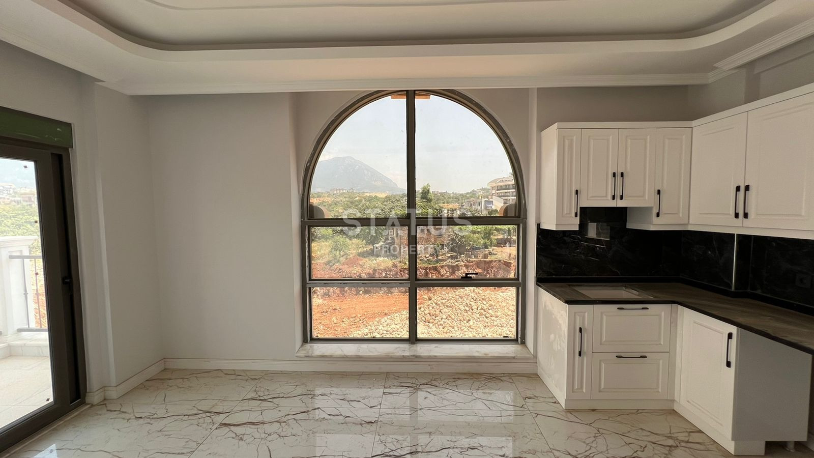 New two-room apartment in a residential complex with full infrastructure in the upper OBE. 50m2 фото 7