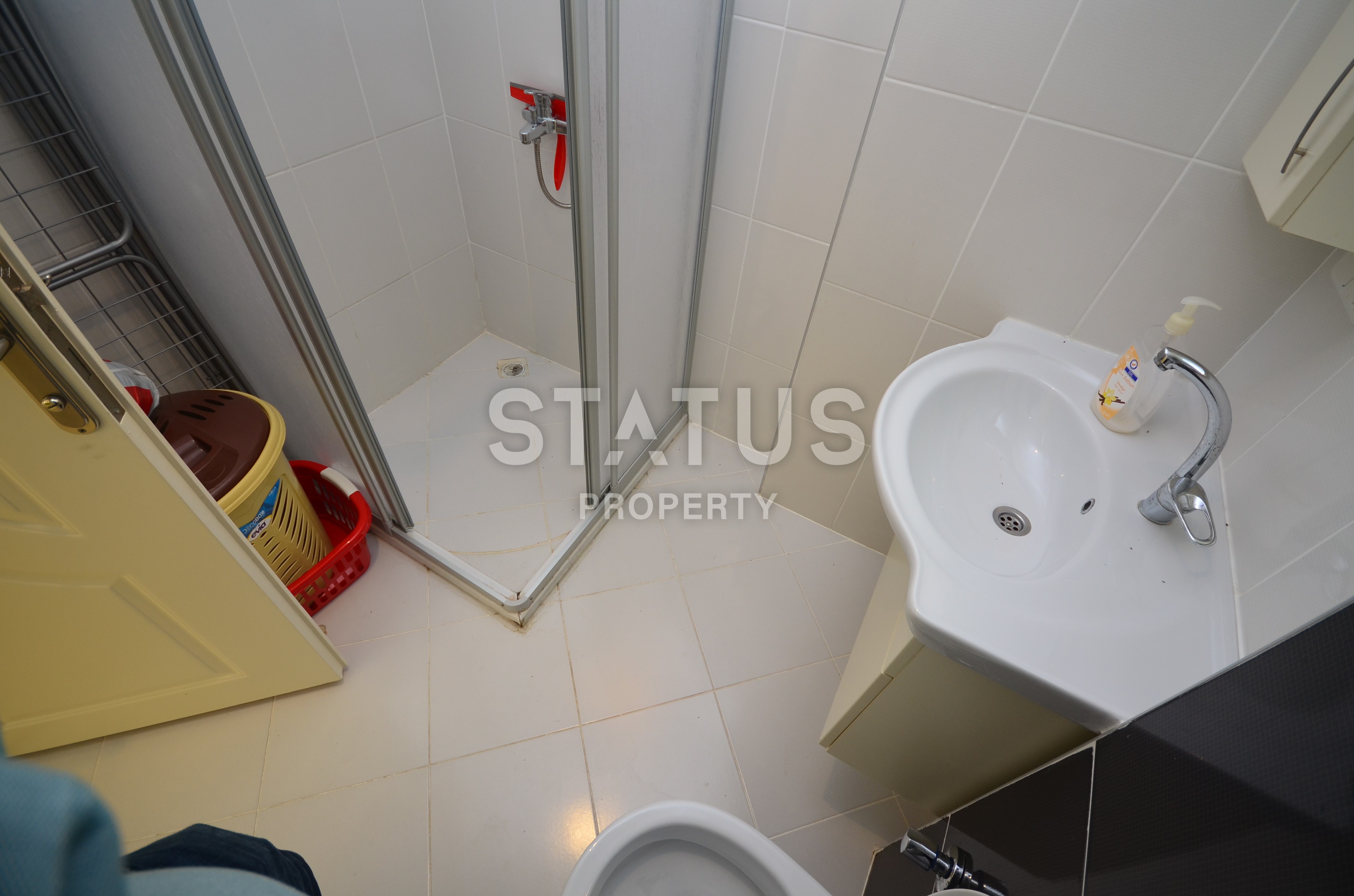 Меблированные трехкомнатные апартаменты в комплексе с инфраструктурой в Махмутларе, 100 м2 фото 20