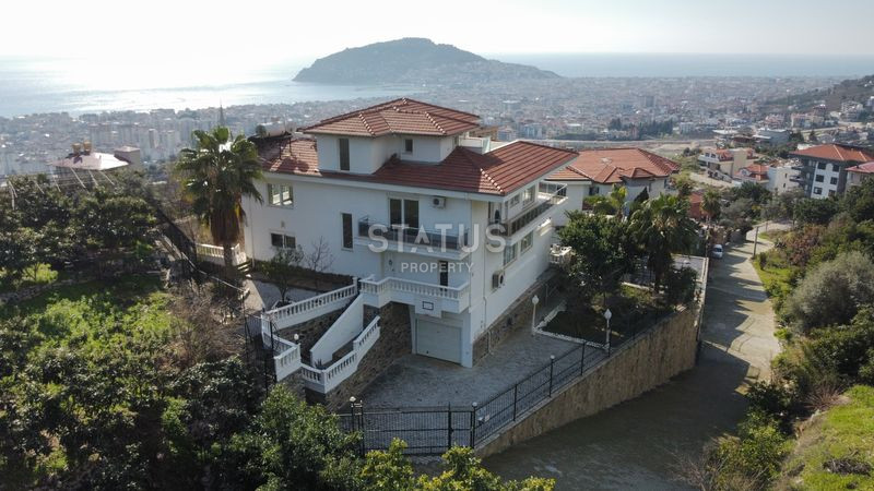 Панорамная трёхэтажная вилла 6+1 в Джикджилли.  450м2  - 924м2 фото 1