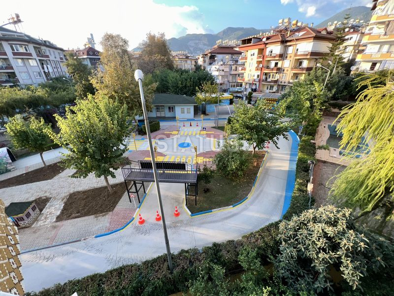 Реновированная квартира в доме городского типа с бассейном в центре Аланьи. 150м2 фото 13