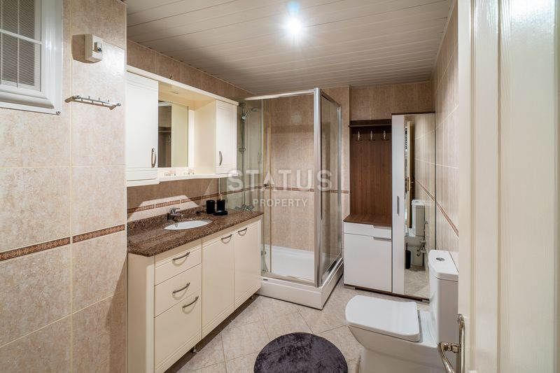 Уютная трёхкомнатная меблированная квартира 250м от моря в открытом районе Тосмур. 120м2 фото 17