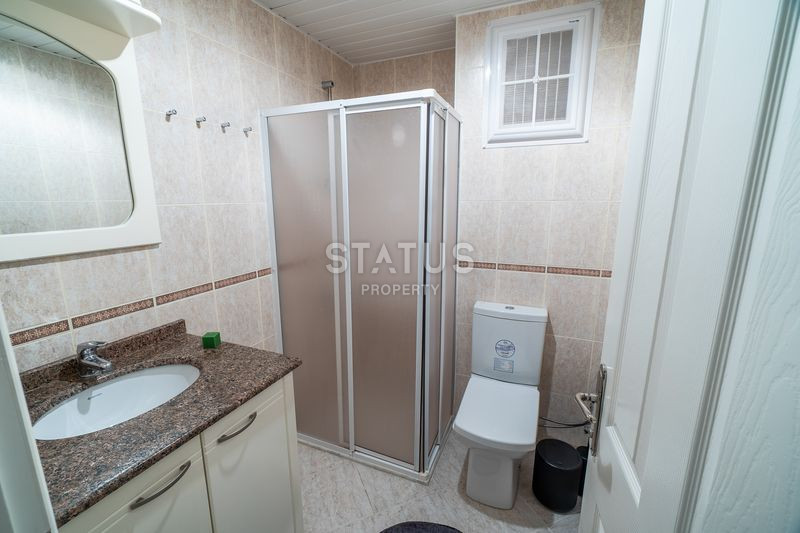 Уютная трёхкомнатная меблированная квартира 250м от моря в открытом районе Тосмур. 120м2 фото 20