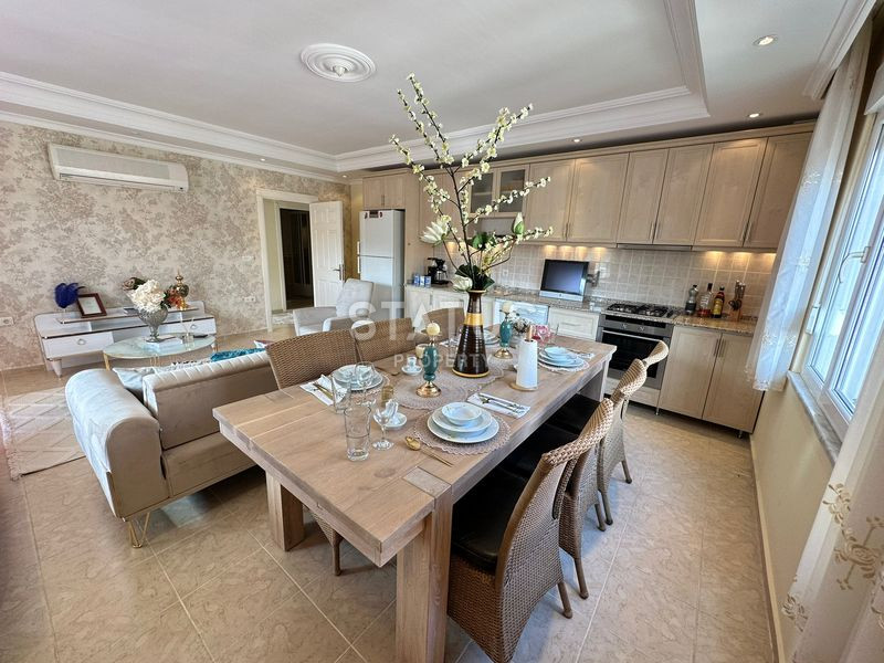 Красивая меблированная квартира 2+1 всего в 150м от моря в открытом районе Тосмур. 110м2 фото 6