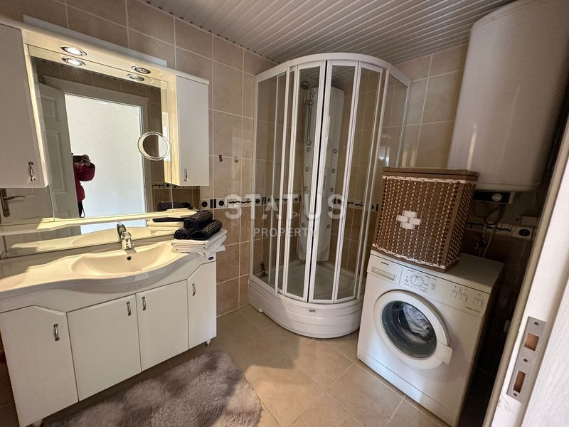 Красивая меблированная квартира 2+1 всего в 150м от моря в открытом районе Тосмур. 110м2 фото 10