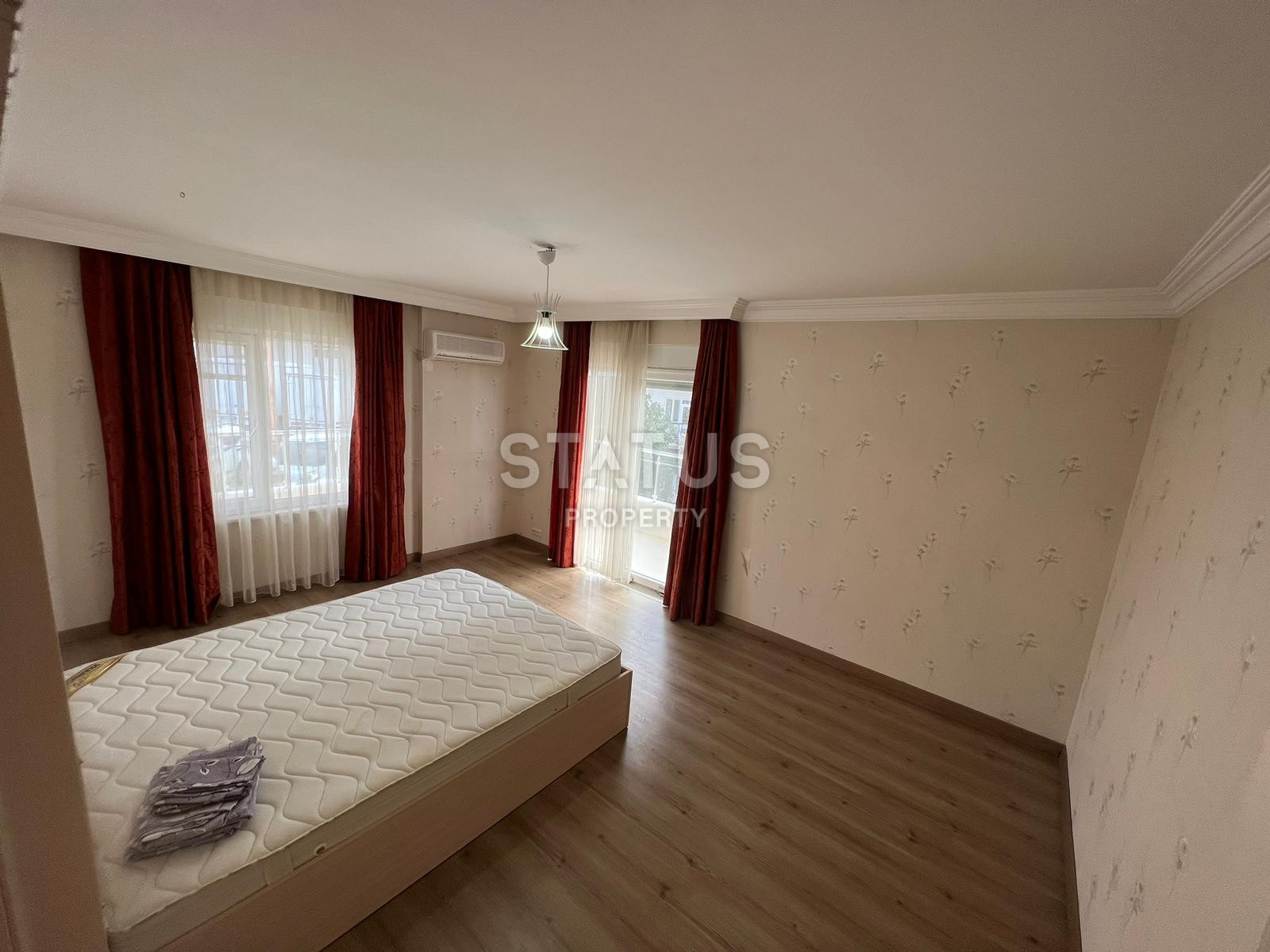 Просторная четырехкомнатная квартира в Обе, 220м2 фото 13