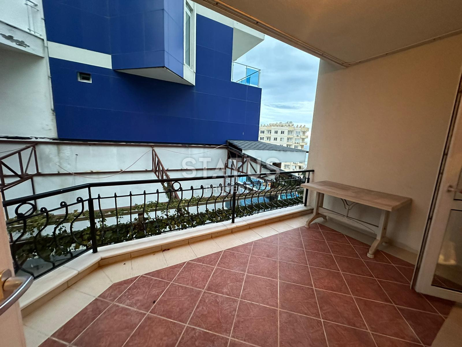 Просторная трёхкомнатная меблированная квартира 200м от моря в открытом районе Тосмур. 110м2 фото 14