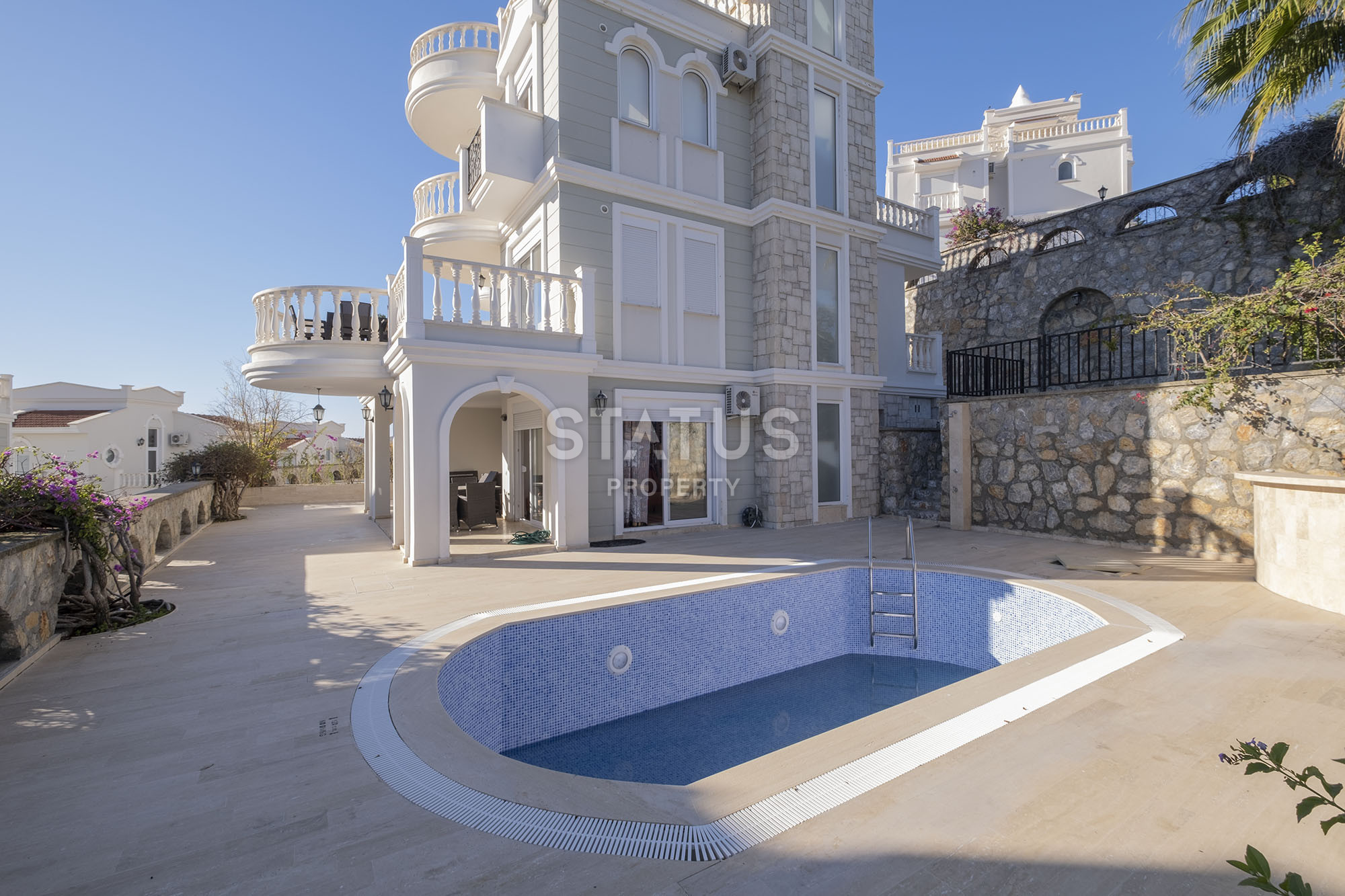 Шикарная меблированная вилла с видом на море, 200м2. фото 28