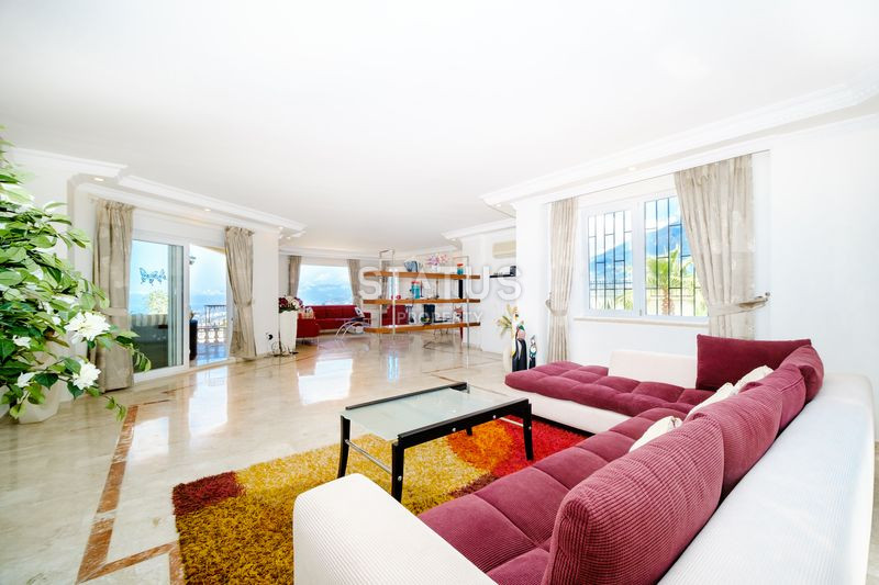 Роскошная вилла 4+1 в районе Каргыджак с видом на море, 240м2. фото 4