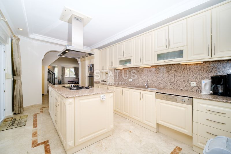 Роскошная вилла 4+1 в районе Каргыджак с видом на море, 240м2. фото 14