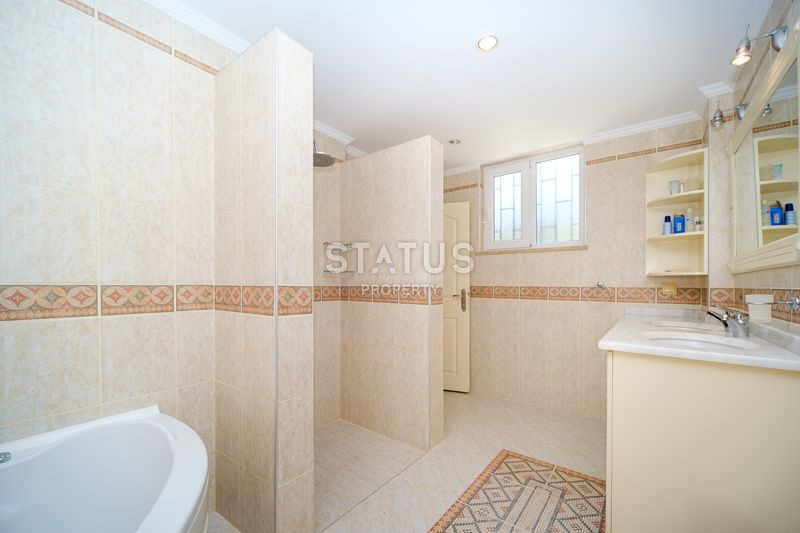 Роскошная вилла 4+1 в районе Каргыджак с видом на море, 240м2. фото 36