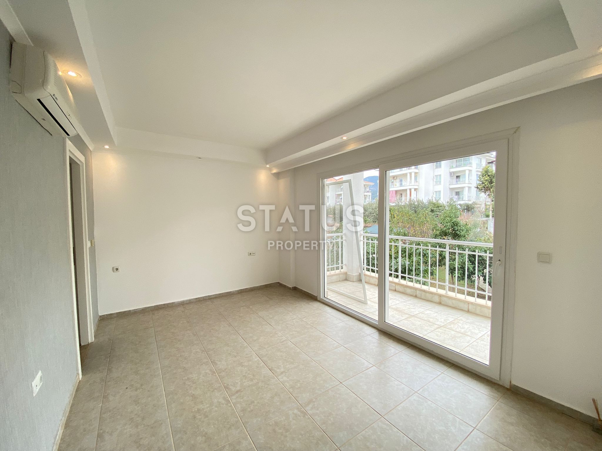 Spacious three-room apartment with household appliances in OBA. 110m2 фото 5