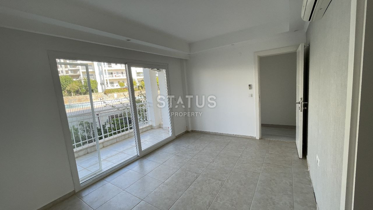 Spacious three-room apartment with household appliances in OBA. 110m2 фото 6