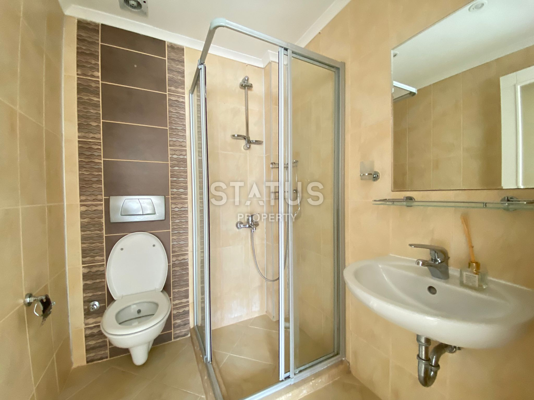 Spacious three-room apartment with household appliances in OBA. 110m2 фото 10