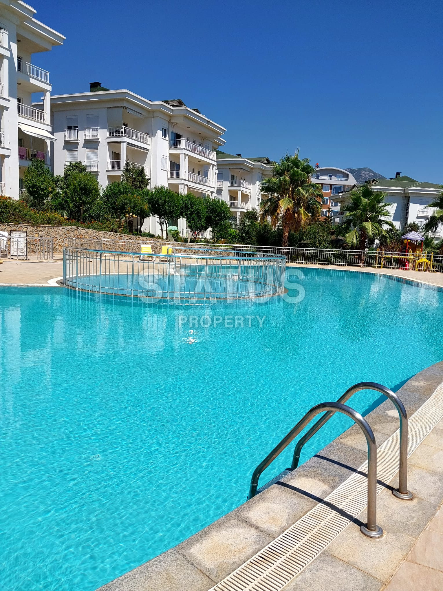 Spacious three-room apartment with household appliances in OBA. 110m2 фото 18