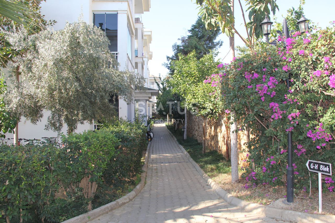 Spacious three-room apartment with household appliances in OBA. 110m2 фото 20