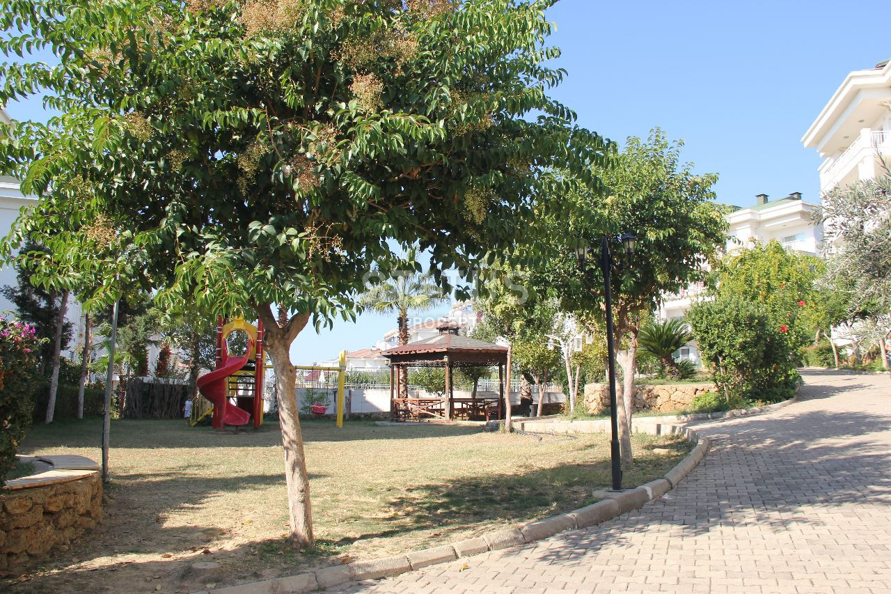 Spacious three-room apartment with household appliances in OBA. 110m2 фото 22