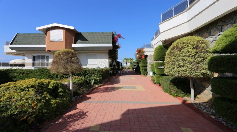 Duplex apartments with sea views in the open area of Konakli. 300m2 фото 11