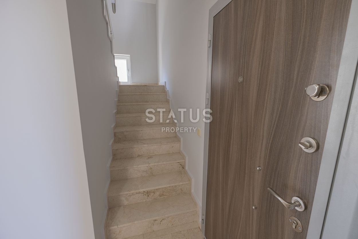 Четырехкомнатная двухуровневая вилла с видом на море в районе Конаклы, 120м2 фото 3