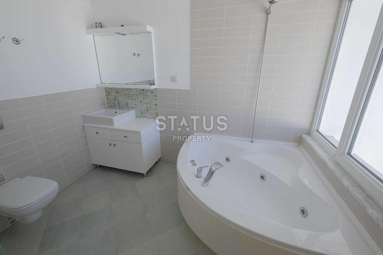 Четырехкомнатная двухуровневая вилла с видом на море в районе Конаклы, 120м2 фото 8