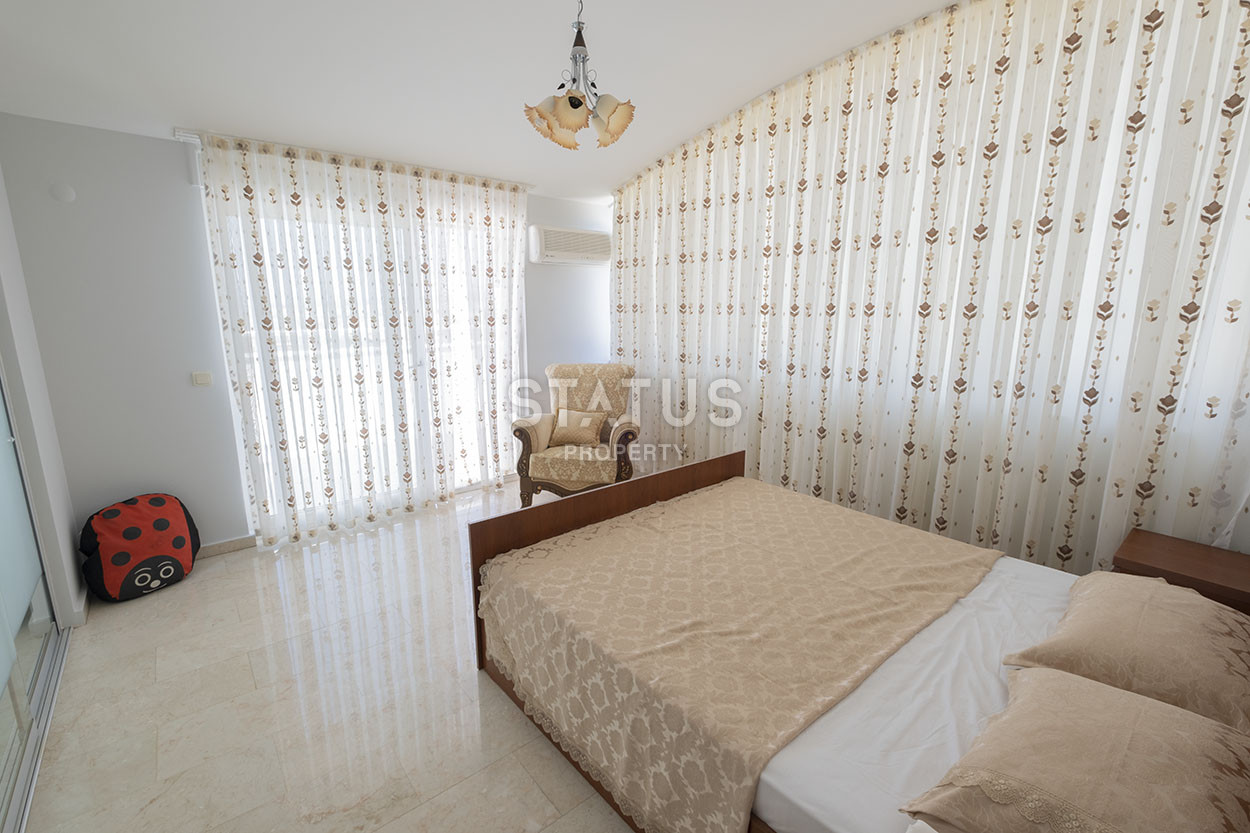 Четырехкомнатная двухуровневая вилла с видом на море в районе Конаклы, 120м2 фото 10