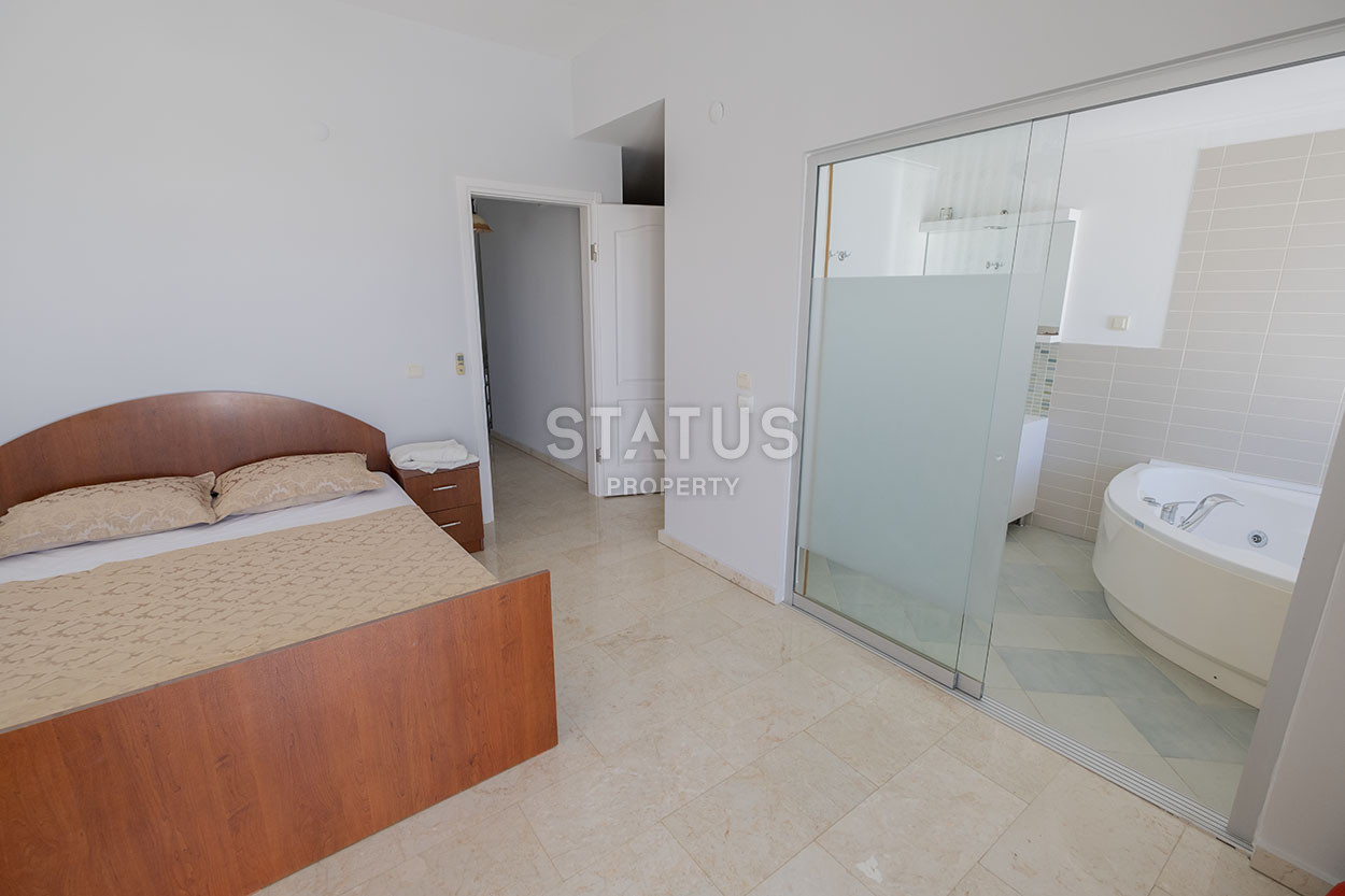 Четырехкомнатная двухуровневая вилла с видом на море в районе Конаклы, 120м2 фото 11