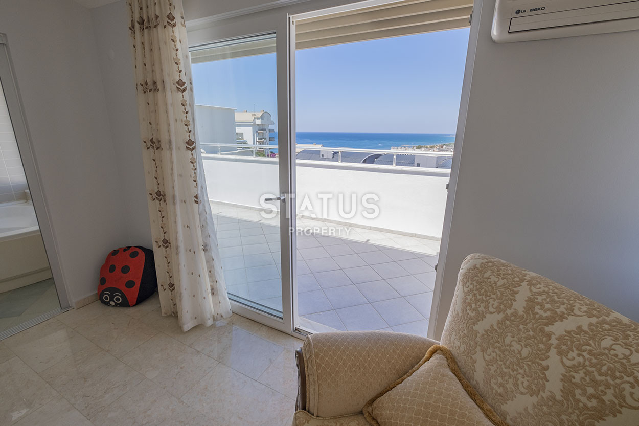 Четырехкомнатная двухуровневая вилла с видом на море в районе Конаклы, 120м2 фото 15