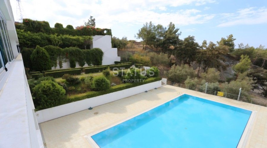 Трёхкомнатная просторная квартира с видом на горы и море в открытом районе в Конаклы. 115м2 фото 3