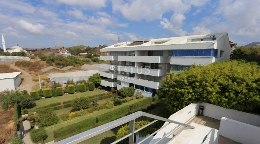 Трёхкомнатная просторная квартира с видом на горы и море в открытом районе в Конаклы. 115м2 фото 4