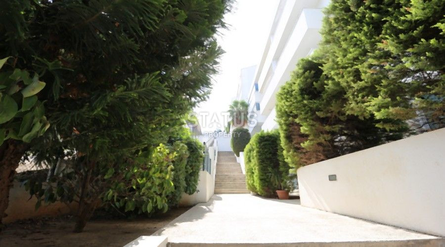 Трёхкомнатная просторная квартира с видом на горы и море в открытом районе в Конаклы. 115м2 фото 6