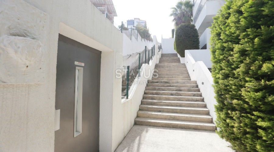 Трёхкомнатная просторная квартира с видом на горы и море в открытом районе в Конаклы. 115м2 фото 7