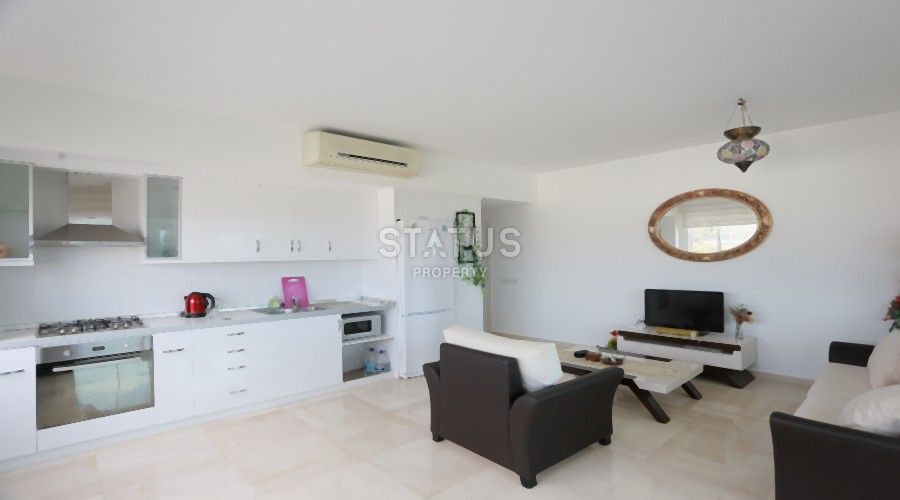 Трёхкомнатная просторная квартира с видом на горы и море в открытом районе в Конаклы. 115м2 фото 12