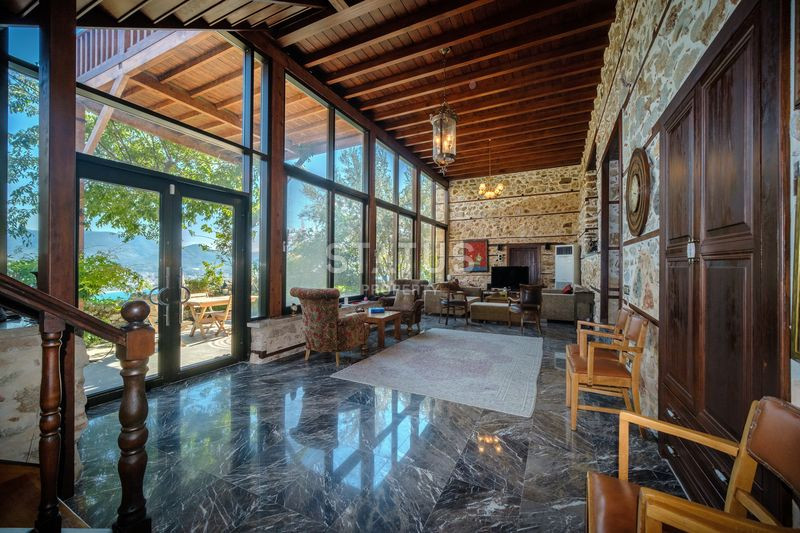 Вилла с видом на море в исторической части Аланьи на Кале. 350м2 -850м2 фото 2
