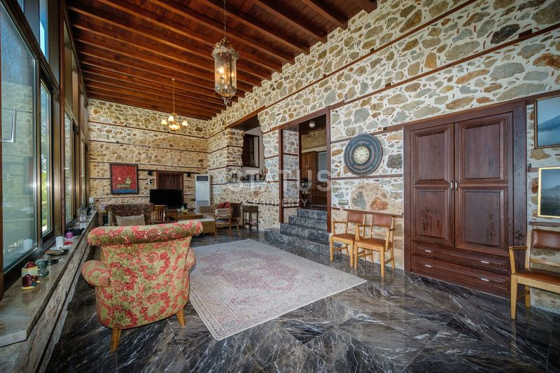 Вилла с видом на море в исторической части Аланьи на Кале. 350м2 -850м2 фото 3