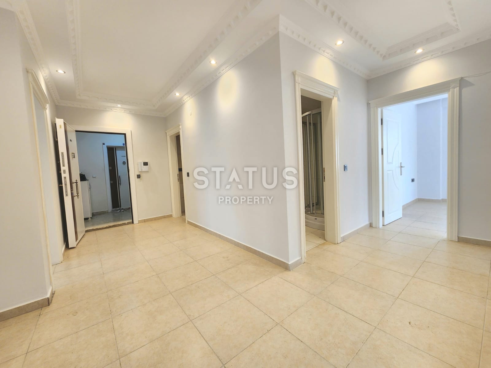 very spacious apartment with a favorable location near the sea in Mahmutlar. 175m2 фото 4