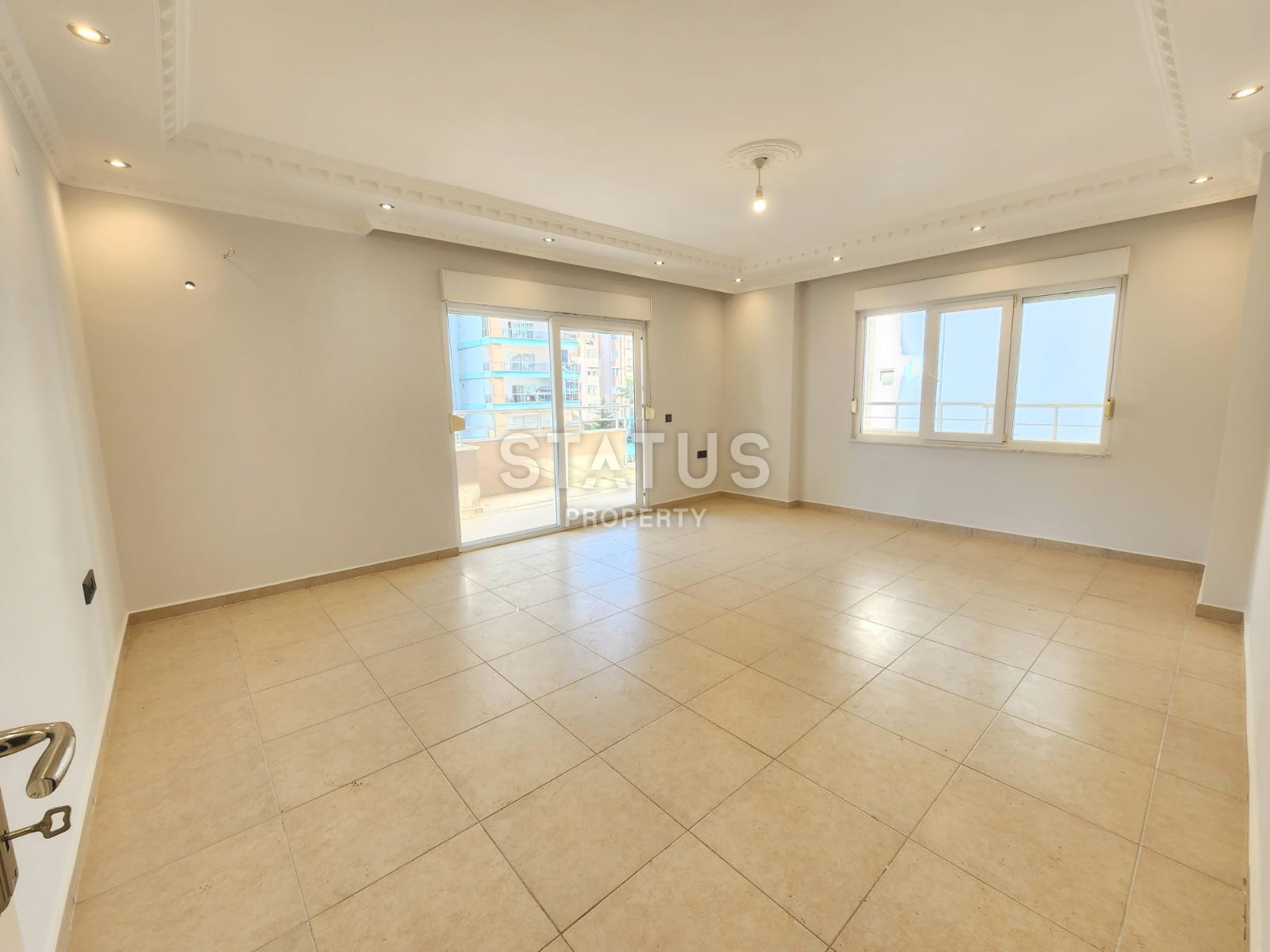 very spacious apartment with a favorable location near the sea in Mahmutlar. 175m2 фото 5