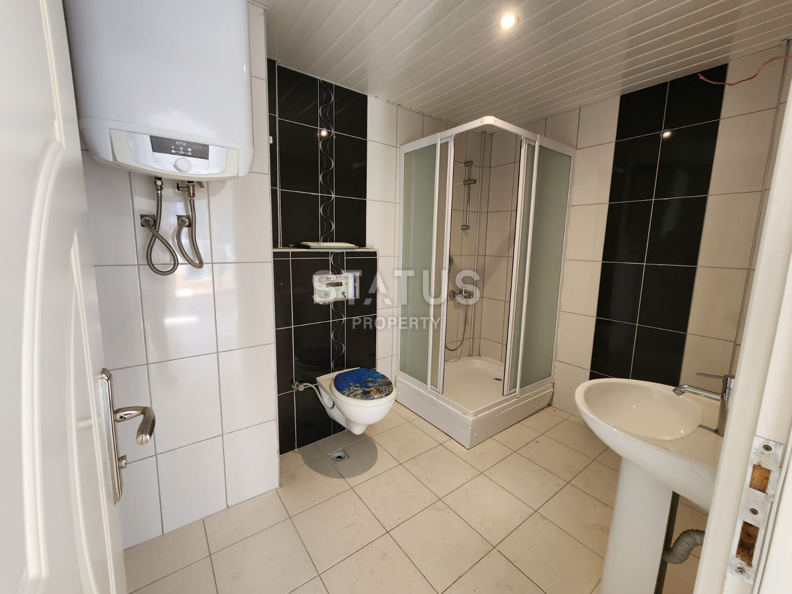 very spacious apartment with a favorable location near the sea in Mahmutlar. 175m2 фото 16