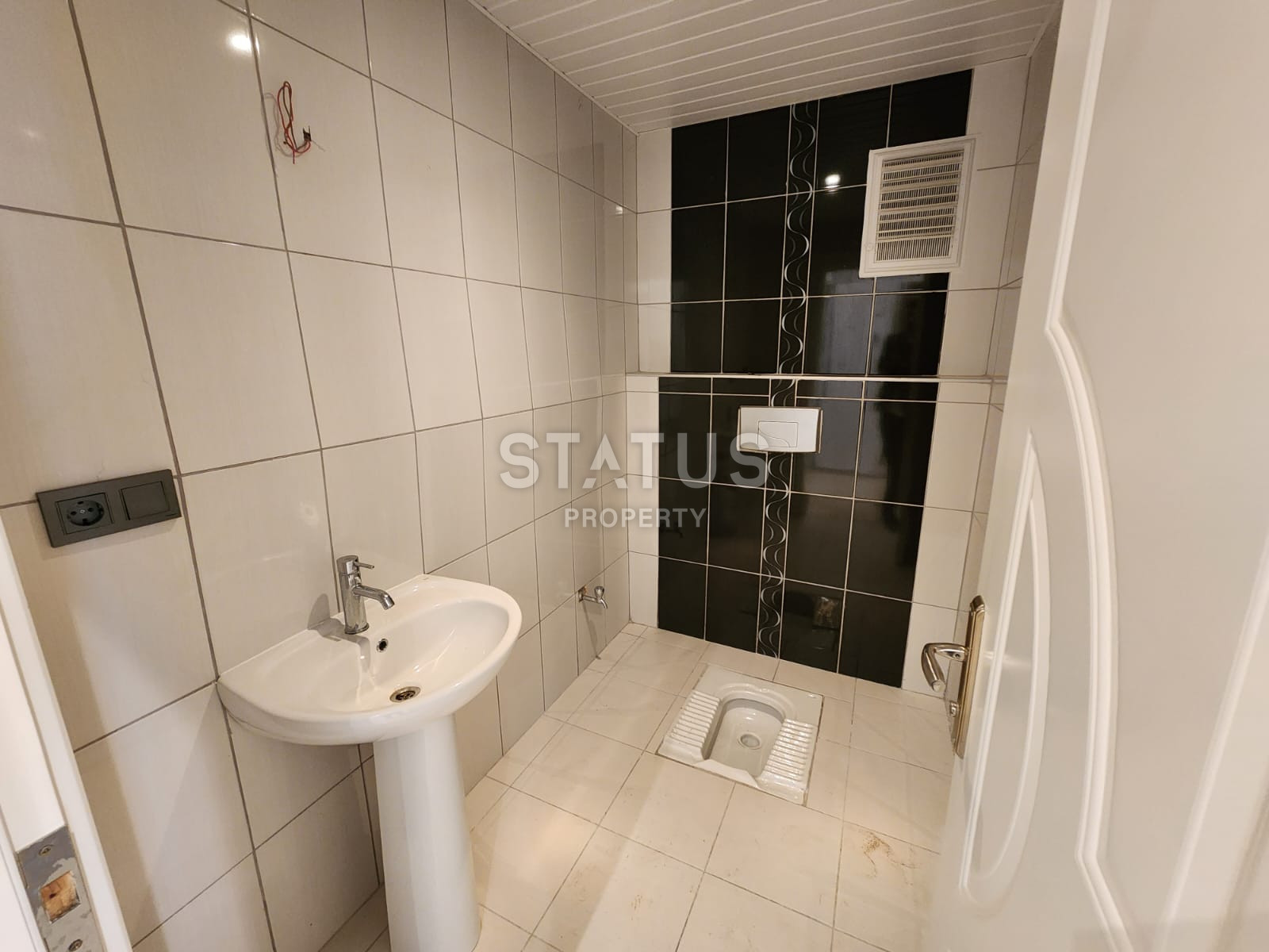 very spacious apartment with a favorable location near the sea in Mahmutlar. 175m2 фото 18