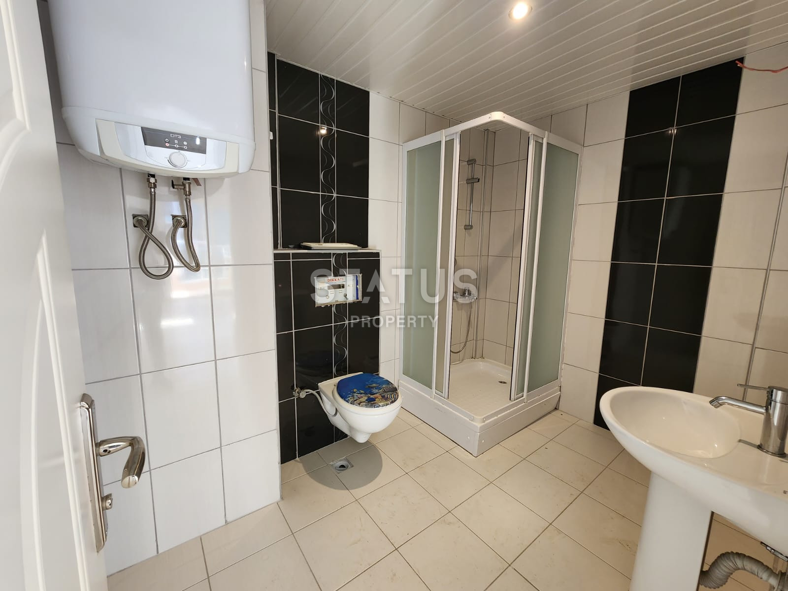 very spacious apartment with a favorable location near the sea in Mahmutlar. 175m2 фото 19