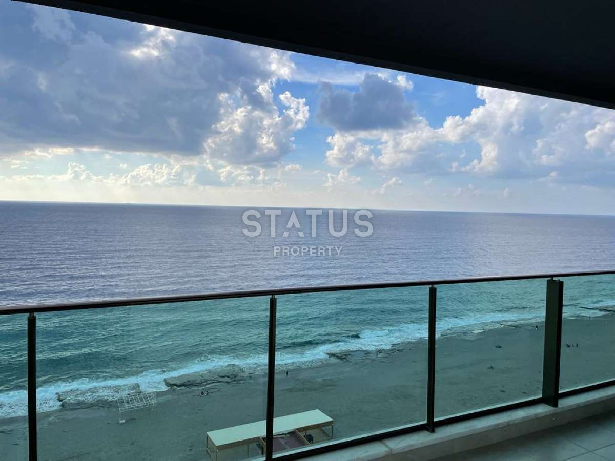 Двухуровневые апартаменты на первой береговой линии в районе Махмутлар, 340м2 фото 4