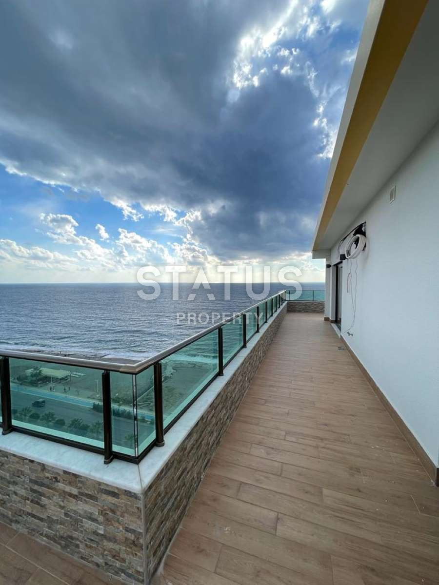 Двухуровневые апартаменты на первой береговой линии в районе Махмутлар, 340м2 фото 5