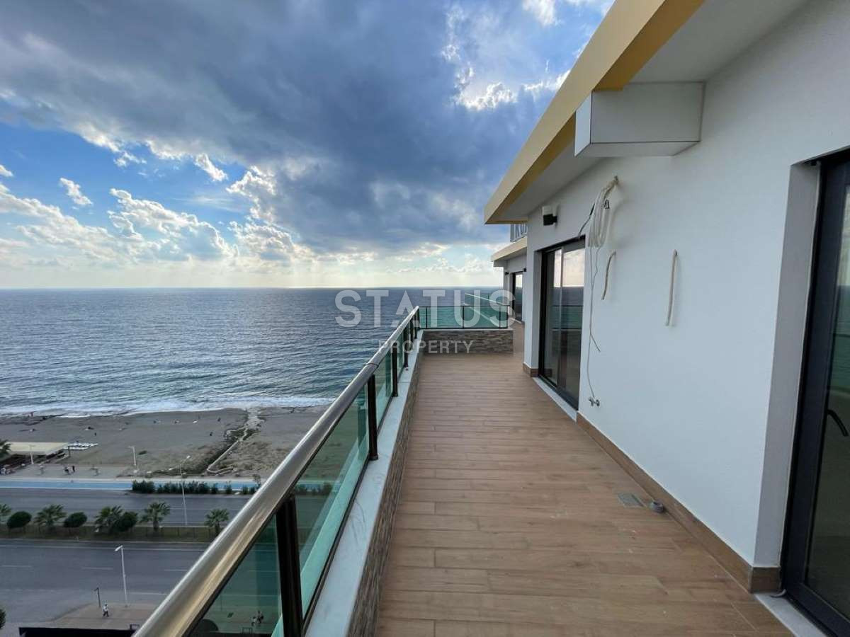 Двухуровневые апартаменты на первой береговой линии в районе Махмутлар, 340м2 фото 6