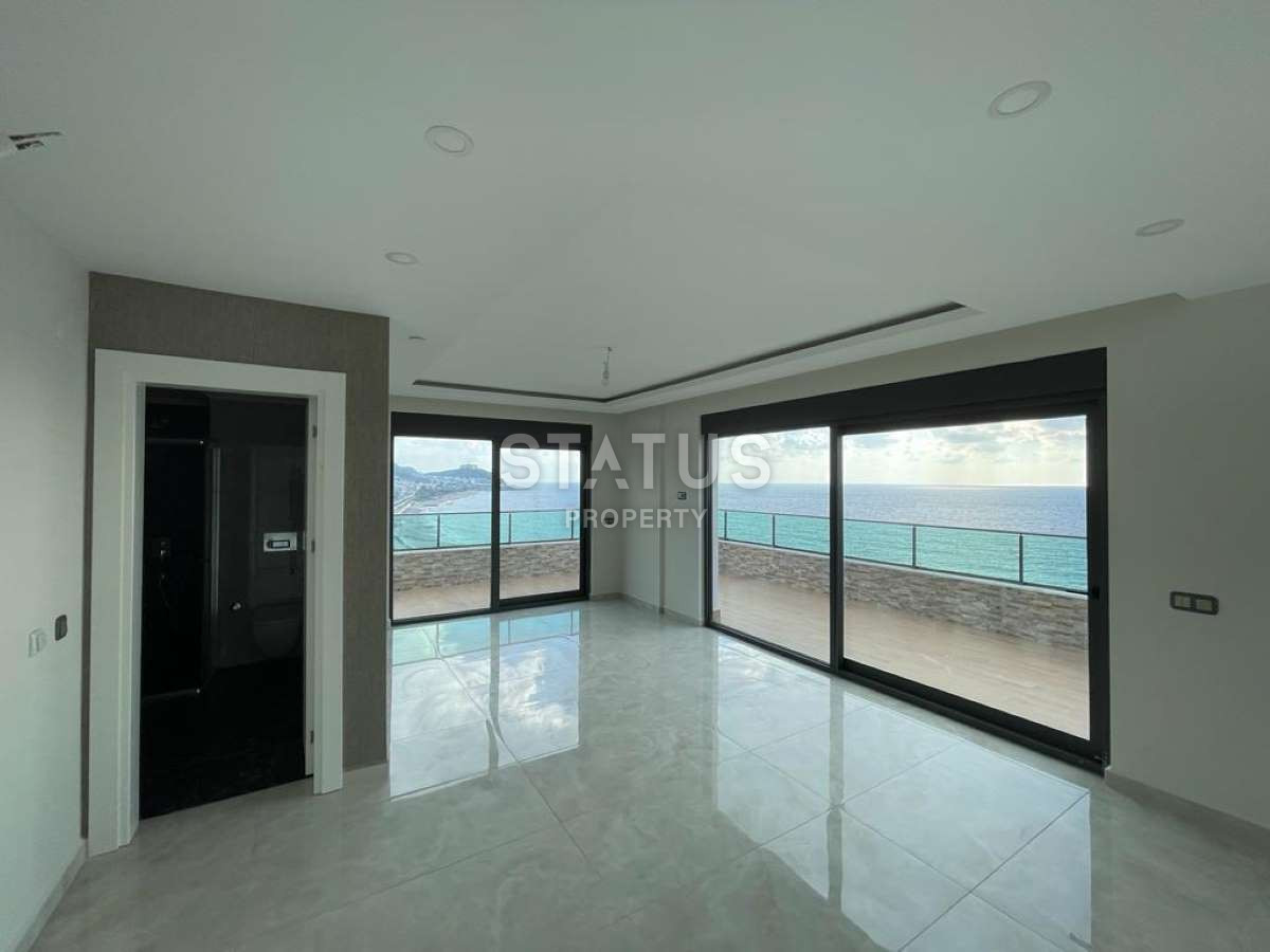 Двухуровневые апартаменты на первой береговой линии в районе Махмутлар, 340м2 фото 9